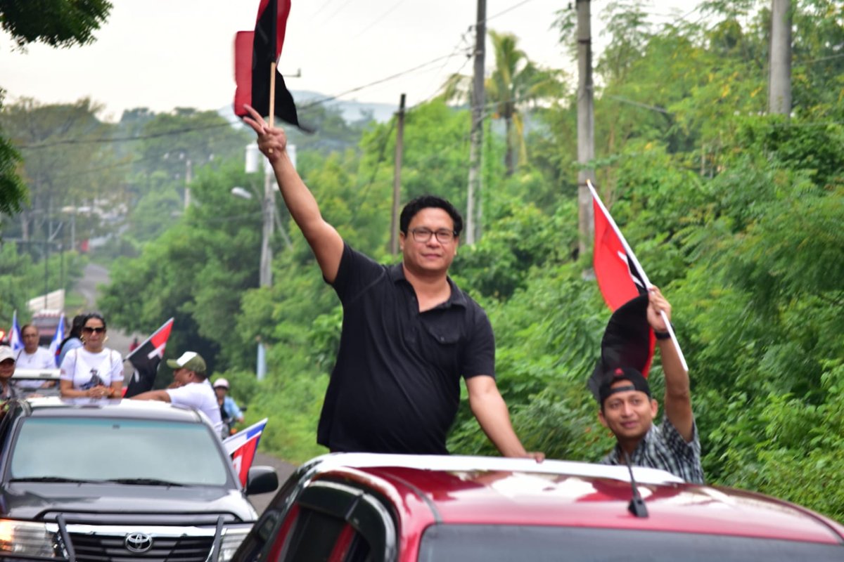 FranciscaC2021's tweet photo. Diana por amor♥️ a Nicaragua 🇳🇮en este Septiembre Victorioso✌️♥️🖤 en #LeonRevolucion  participamos con alegría 🌹💥🌻 porque donde #HayPatriaHayPaz  hay revolucion #UVEDenisSilva https://t.co/G0aJq1jML9