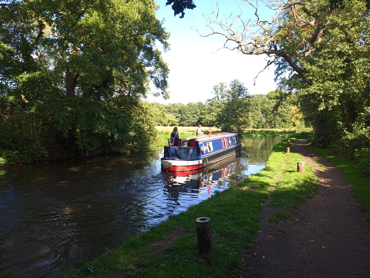 ogeerunner's tweet photo. My last ever photos of Tara @thebaconboat as she leaves with her new owner Tracy to begin her new life &amp; more adventures up North. What a lovely boat she's been these last ten years. #Boatsthattweet https://t.co/b4txD3XNLv