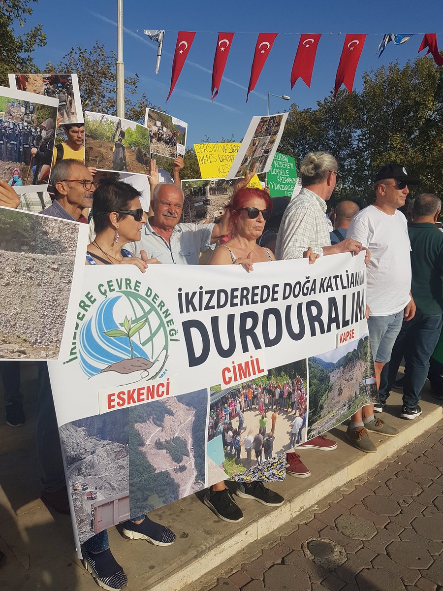 karadenizisyan's tweet photo. #İkizdere Komes köyü, Kapse köyü ve Eskencidere vadisinde devam eden doğa katliamı ve son olarak Cimil köyüne verilen maden ruhsatına karşı İkizdere halkı Kadıköy'de buluştu. 
#İkizderetasocağıolmasın https://t.co/1zeZS8ix5f