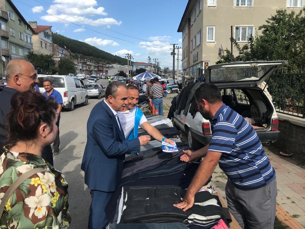 erginsadullah's tweet photo. İki günlük Bolu ziyaretimizi, Gerede ilçemizde çarşıyı ve panayırda tezgah kurmuş esnafımızı ziyaret ederek tamamladık. Çok verimli geçen bu çalışmalar İçin Bolu teşkilatımıza teşekkür ediyorum. https://t.co/QGbcdZaXMw