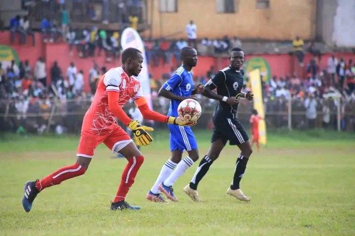 babatvuganda's tweet photo. 60' 
Kyangata Ibrahim attached to Kigulu failed to convert a penalty denying his side an equalizer. As it stands
Bukooli Namayingo 1 : 0 Kigulu.
#BusogaMasazaCup 
@mtnug 
@NileSpecial https://t.co/AfvR2fDx4i