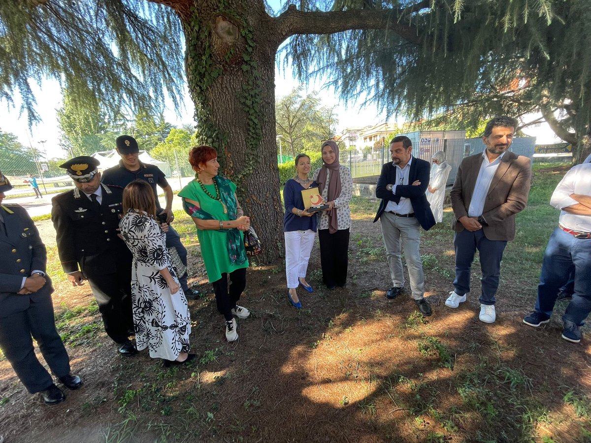 GulerceRukiye's tweet photo. Bugün İtalya - Novara’da birlikte ortak projeler yürüttüğümüz Ohana Derneği’nin resmî açılışına katıldık. @SUGDER_ olarak birlikte güzel işler yapmaya devam edeceğiz. @HopeKnitting https://t.co/Eb4BbPzqFE