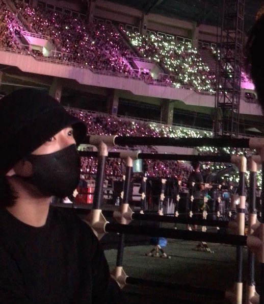 Susiamelia09's tweet photo. JUNGKOOKIE NONTON KONSER IU GUEE SENANG BANGETT 😭😭 HAVE FUN JUNGKOOK SELAMA NONTON KONSER MBAK IU 💕💜

1U4ENA UNDER THE ORANGE SUN
#The_Golden_Hour_Day1
#The_Golden_Hour https://t.co/wckGzwt0We