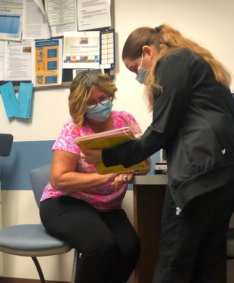 JHcommunity's tweet photo. #KnowCheckAsk  🏥
Patient safety is our priority. We strive to make sure we have the right medication, right dose, right date, right time, right route, and right documentation. 📸: White Marsh staff  doing safe medication reviews. #WorldPatientSafetyDay https://t.co/pv6nrRf9sK
