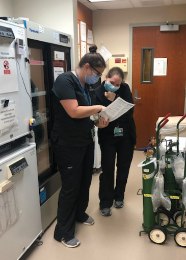 JHcommunity's tweet photo. #KnowCheckAsk  🏥
Patient safety is our priority. We strive to make sure we have the right medication, right dose, right date, right time, right route, and right documentation. 📸: White Marsh staff  doing safe medication reviews. #WorldPatientSafetyDay https://t.co/pv6nrRf9sK