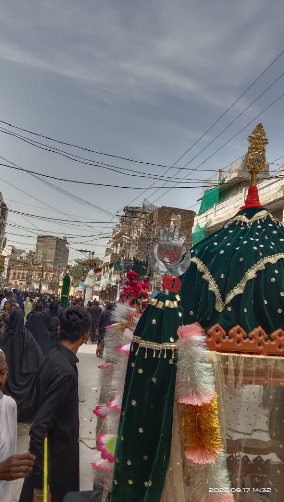 TeamZainabia's tweet photo. Arbaeen Walk Raja Bazar Rawalpindi.
#Arbaeen2022 https://t.co/5plA4bGJRJ