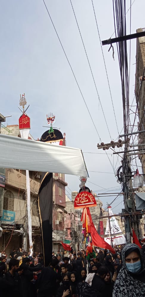 TeamZainabia's tweet photo. Arbaeen Walk Raja Bazar Rawalpindi.
#Arbaeen2022 https://t.co/5plA4bGJRJ