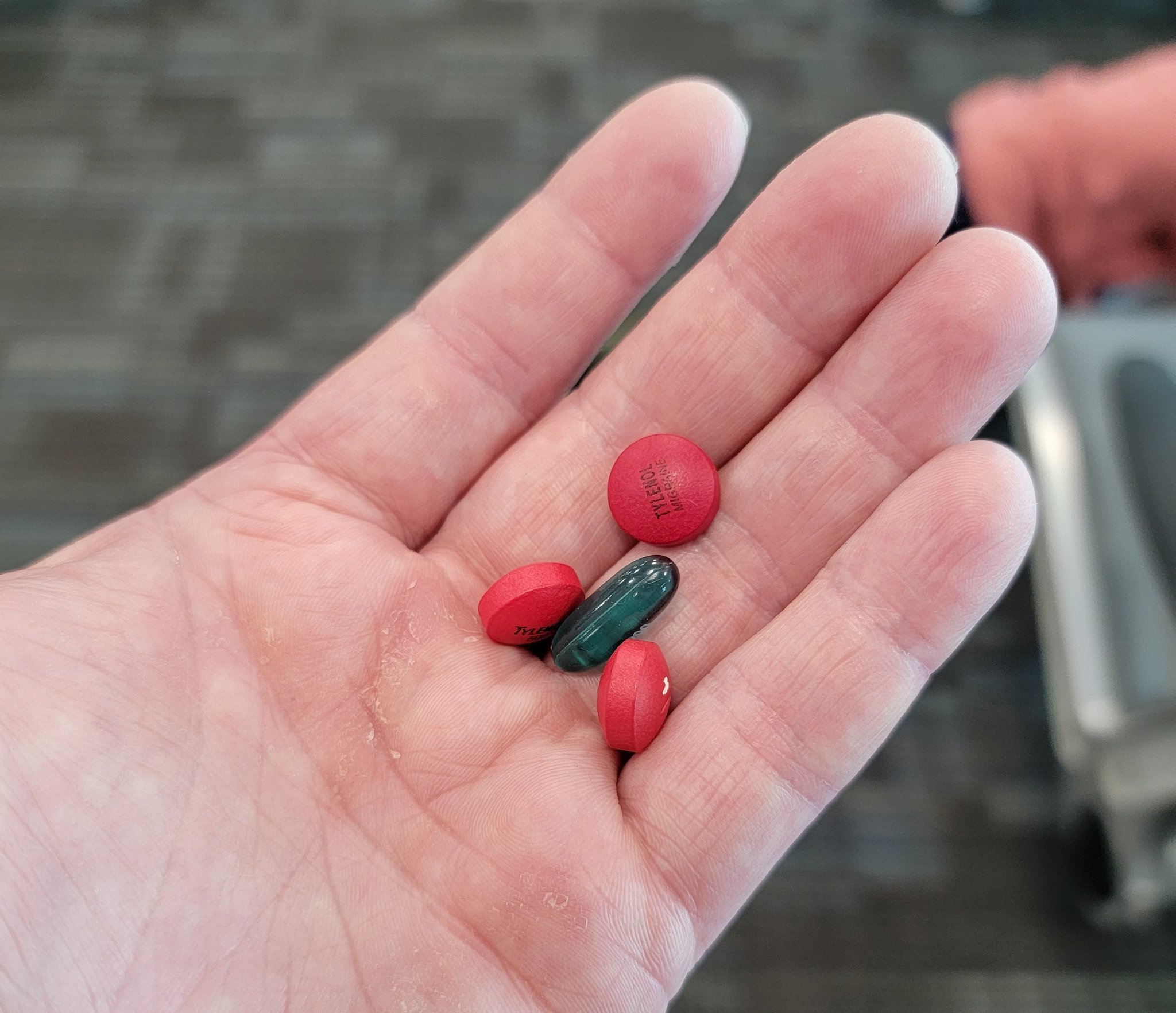 Dave Kennedy on Twitter "Hmm TorontoPearson my 7 year old just found