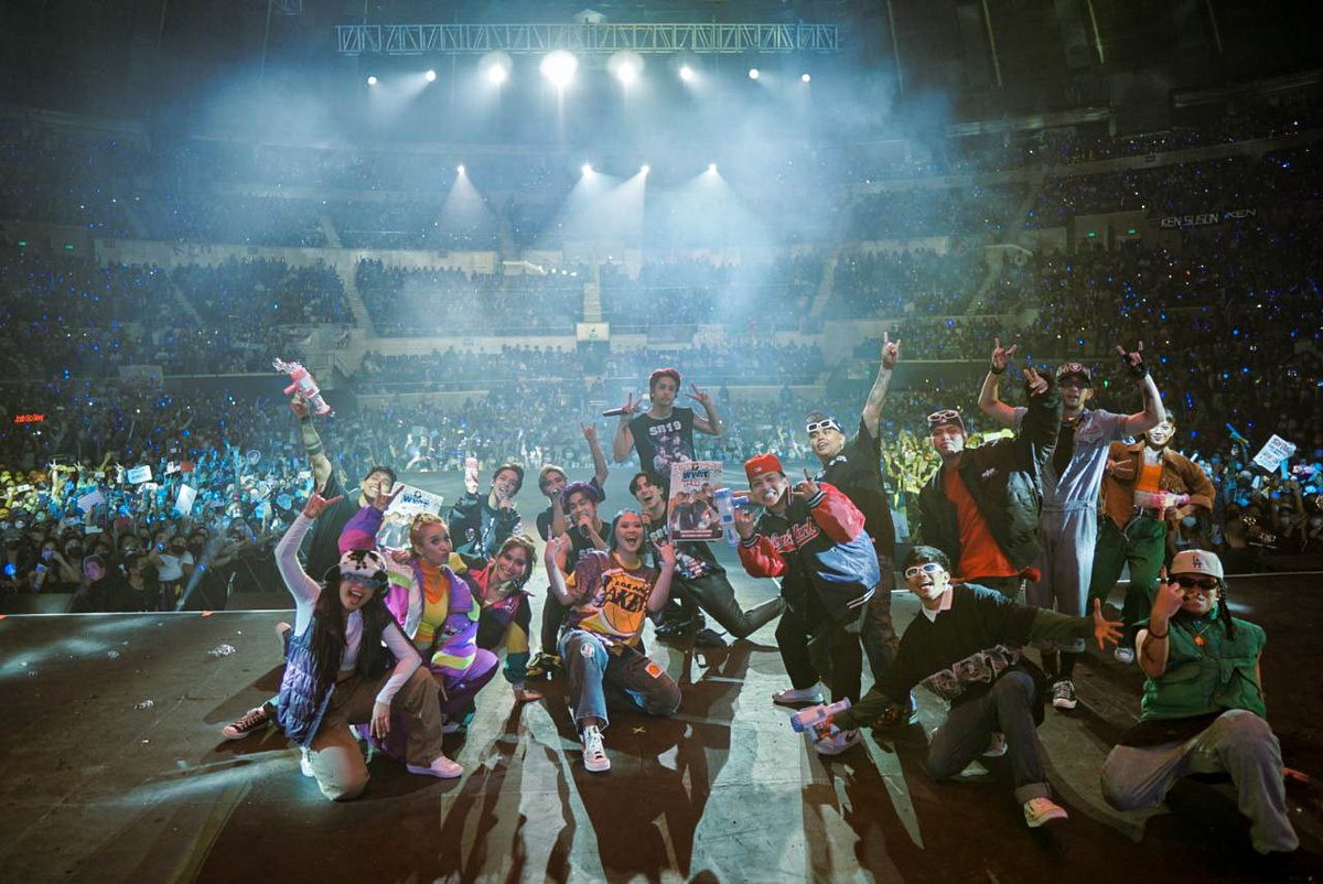 SB19Official's tweet photo. What a memorable kick off! We had a blast!
The energy was through the roof! Salamat A'TIN.
We had the best of time! 🤘

Hanggang sa muli!
Next stop: CEBU! 💙

#WYAT #WYATTour 
#WYATTourManila
#WhereYouAtSB19 https://t.co/7GXnDEDX5l