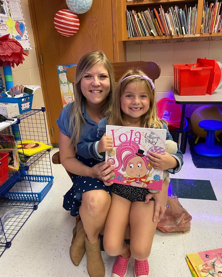 Loved surprising my girl yesterday as the Mystery Reader in Mrs. Slaughter’s first grade class <a href="/MattElementary/">Matt Elementary</a> #ForsythConnects