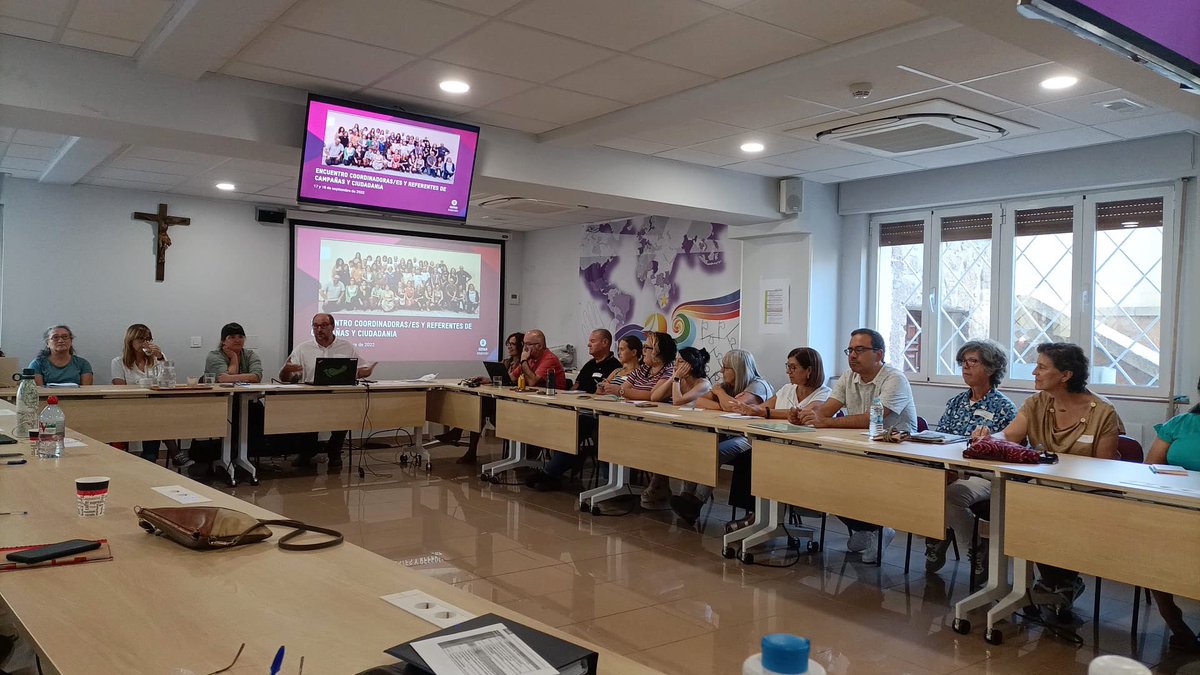 El plus d’energia que ens donen les trobades de voluntariat és increïble 🤩 Un plaer poder tornar a veure’ns en persona tots els comitès de voluntariat d’Espanya. 💚

#voluntariat #igualtat <a href="/OxfamIntermon/">Oxfam Intermón</a>