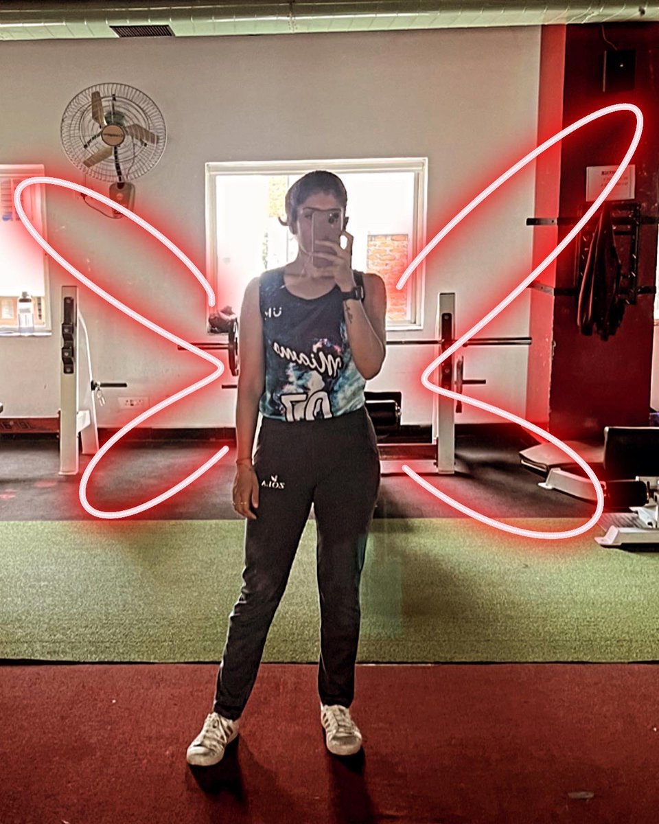 deepikaatak's tweet photo. The 24yr old me didn't knew that she could fly this HIGH and headed towards the SKY.
Loved this rhyming. Haha
But seriously I didn't knew that I could survive this year. #2022
#Turned25 ~ Long 🧵 alert!🚨
Part-01 https://t.co/QC8CWia0lM