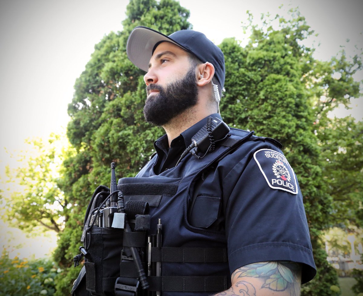 SudburyPolice's tweet image. Today is National Thank a Police Officer Day.
 
Behind every badge is a human being – a mother, a father, a brother, a sister, a daughter, a son. 

Don’t be shy to smile, wave or say thanks. The smallest act of kindness goes a long way.

#OnDutyForYou #ThankYou #Police #Sudbury