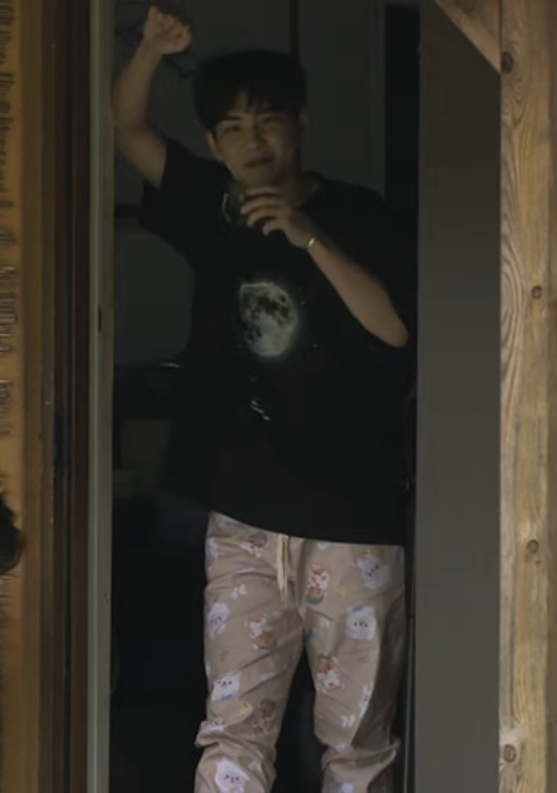뭐야 또 사람 외롭게 만드네..?ㅎ