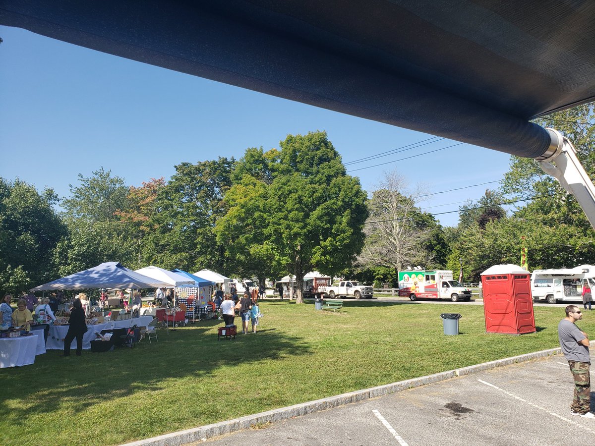 Barre food truck festival, nice local event.
We are with Korean BBQ beef short ribs, Tteokbokki(sweet and spicy string rice cakes) and Mandu(dumplings).