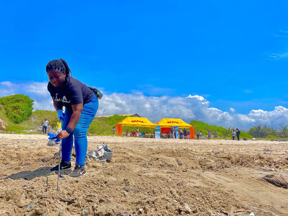 MckingtorchAfri's tweet photo. MCKINGTORCH Africa partners @DHLGlobal and @HapagLloydAG today on #worldcleanupday2022 #Letsdoitworld #WorldCleanUpDay to recover fabric waste and plastic waste from a nesting ground for turtles which suffers heavy pollution. What are you doing to help the environment? https://t.co/SxrZCbMrbJ