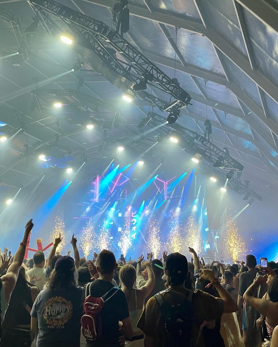 Had fun at Day 1 of another <a href="/lifeisbeautiful/">Life is Beautiful</a> yesterday!