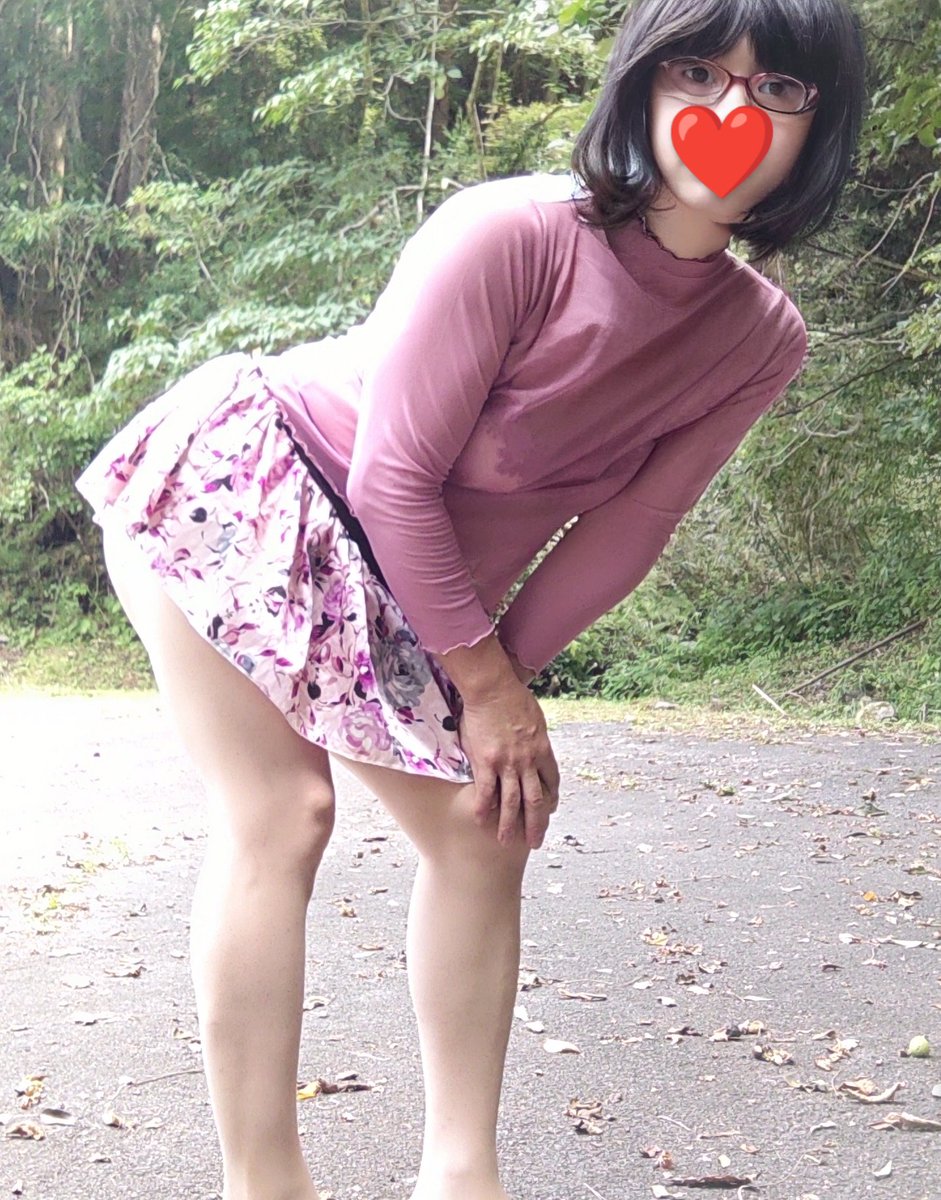 熟女　野外　露出 