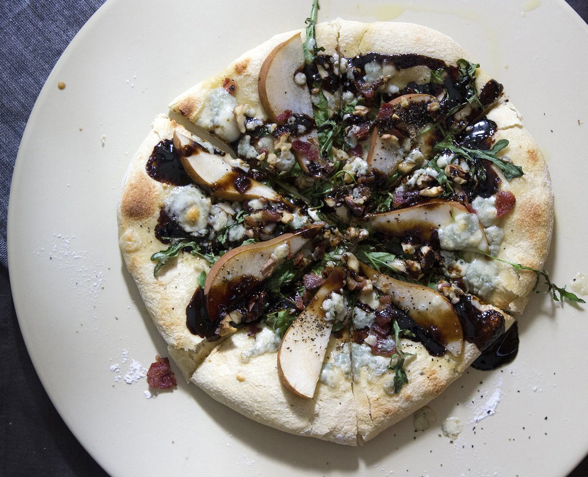 Cal_Pear's tweet photo. Jazz up your next #pizzanight with an elegant twist! The Bosc Pear Bacon Gorgonzola Pizza with Arugula, Walnuts and a Balsalmic glaze is almost too beautiful to eat! Enjoy the #recipe here: https://t.co/ZCl8Tj6iP7
#CApears #CAGROWN #haveaplant #NationalFruitsandVeggiesMonth https://t.co/adc3qlLUrH