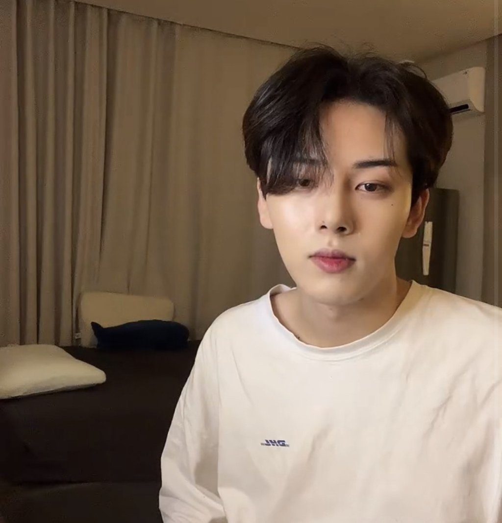 ... 혼자 있고싶거든?