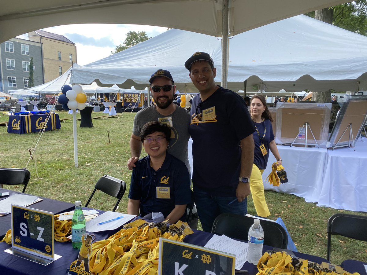 Shout out to <a href="/313Bears/">Motor City Bears - Cal Alumni Association of SE MI</a> for showing up to volunteer at our @Cal tailgate at Notre Dame. Go Bears! Beat the Irish!