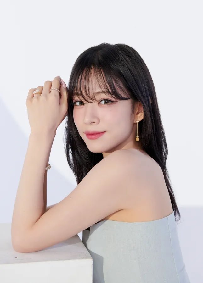 lee chaeyoung pics tweet media