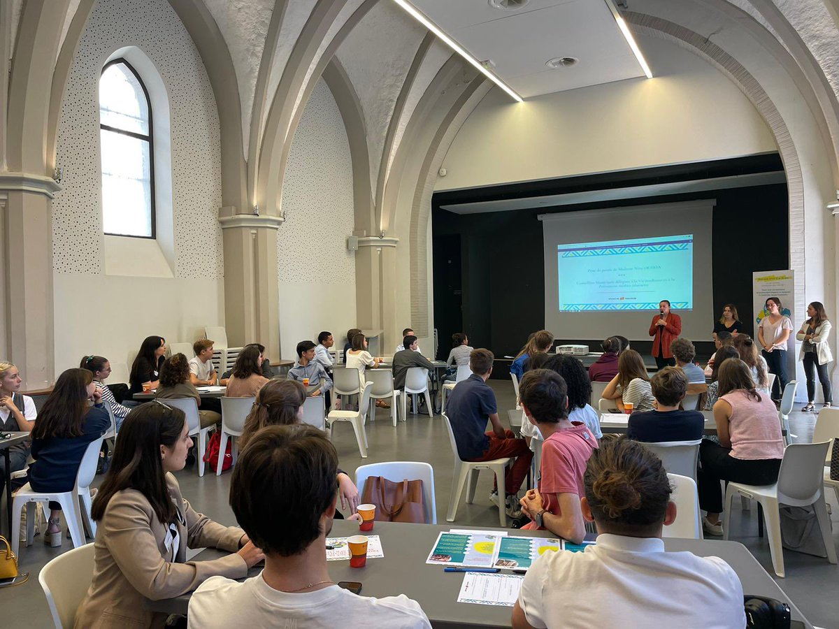 oxoanina's tweet photo. 50 jeunes engagés pour faire bouger notre ville de #Toulouse 💪 
Moment d’échanges avec les nouveaux membres du Conseil des Jeunes Toulousains pour leur rentrée. Un thème de cette année : la mobilité internationale et la jeunesse européenne 🇪🇺 https://t.co/brSg0faxl7