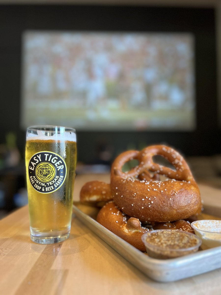 🥨 🍺 Game on at 7, we’ll have it. Our movie theater size screen on East 7th will be roaring. Hook ‘em. 🤘 @TexasLonghorns