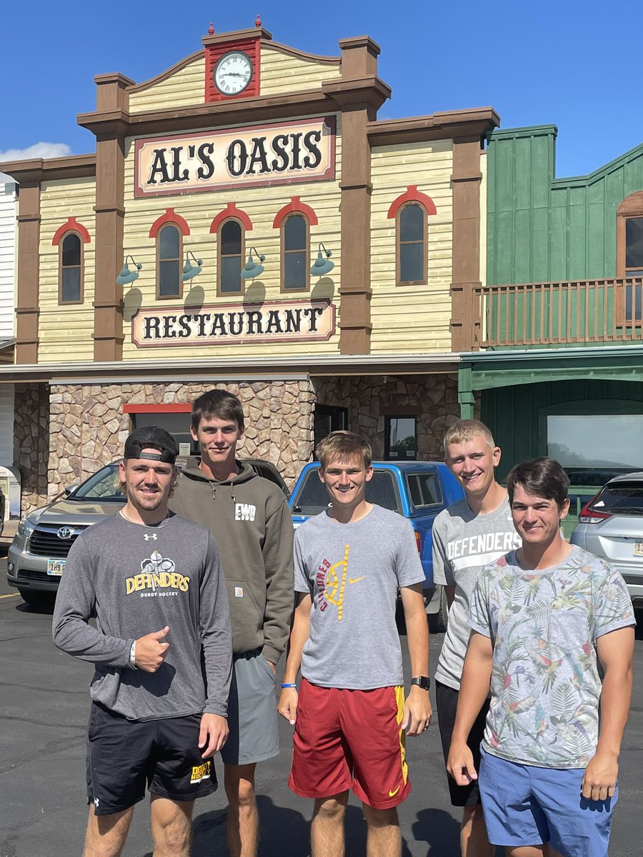 DordtGolf's tweet photo. First stop on golf trip to The Hardrocker Invite. Happy BDay pie for @kokroeze33 https://t.co/qZY8uI4SSc