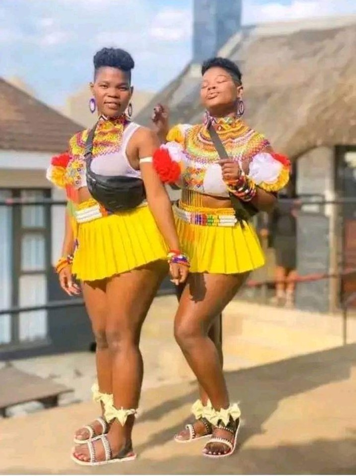 NkosinatorSA's tweet photo. Aningitshelanga ngan ngiyokhetha @Qtwins #ReedDance https://t.co/DhisBvlR3e