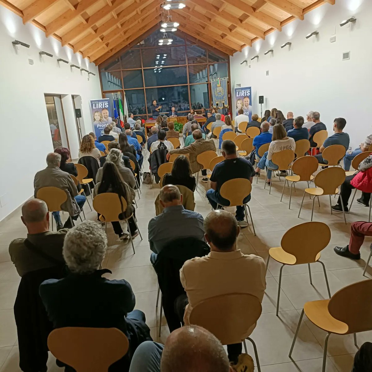 GQLiris's tweet photo. A #Navelli, meraviglioso borgo abruzzese, con tanti amministratori e sostenitori di @FratellidItalia https://t.co/yph5k9uq90