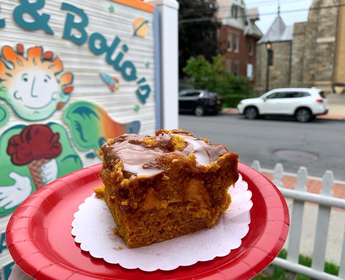 🍂Fall isn’t here quite yet but we couldn’t wait to bring out some of our fall menu items ! 

Our specialty Carrot Cake 🥕&amp; Pumpkin Mousse Squares are now available in store &amp; for delivery with #Grubhub &amp; #Doordash !

#emacksalbany #emackandbolios #dessert #icecreamshop #albanyny