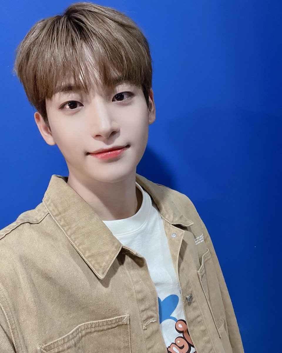 boys_starship's tweet image. [INSTAGRAM] 17.09.2022
CRAVITY x El Fansign de #Searchit ⭐️ #1 

#CRAVITY #크래비티
#NEW_WAVE
#PARTY_ROCK