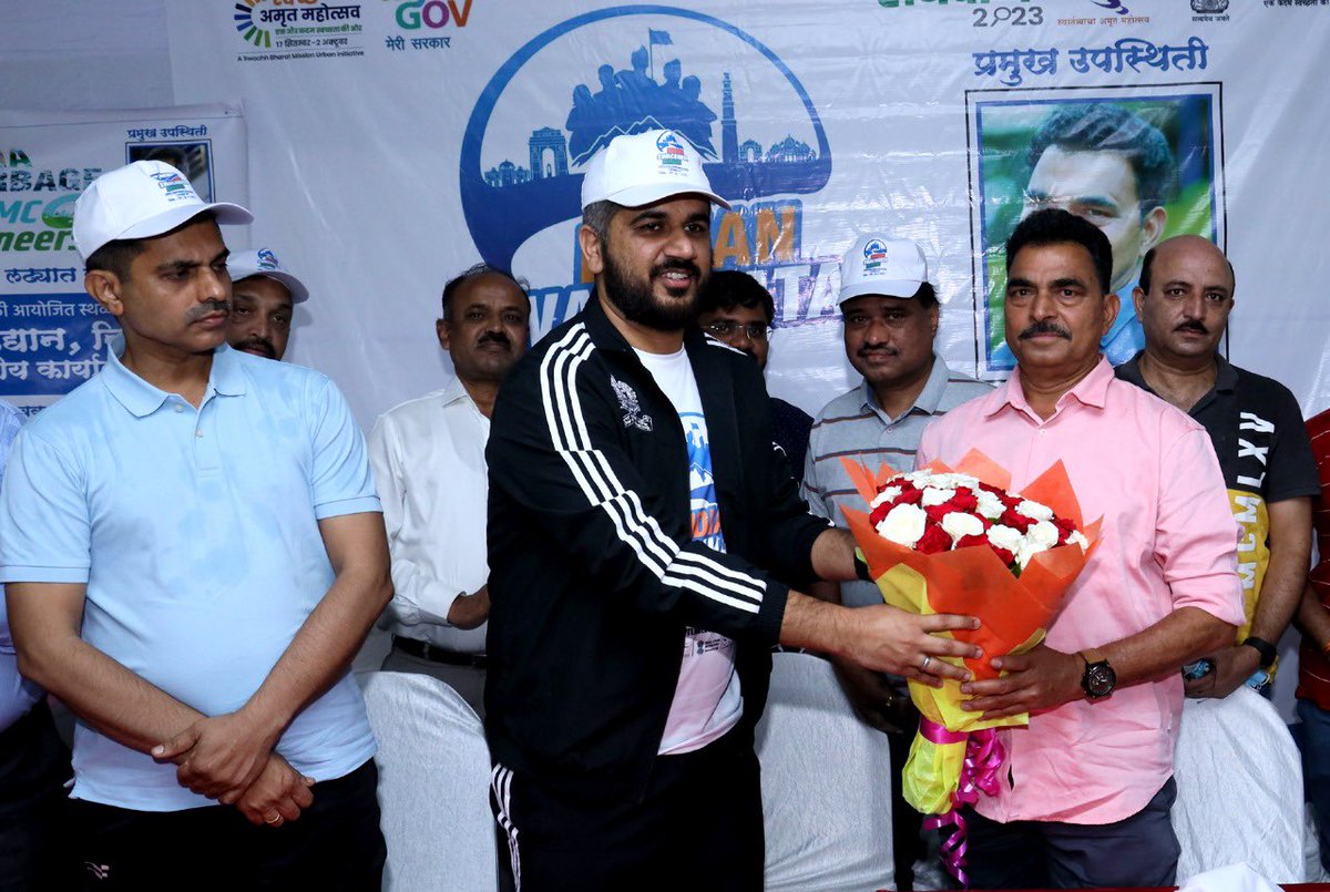 PCMCSarathi's tweet photo. #IndianSwachhataLeague
दुर्गा टेकडी येथील स्वच्छता चॅम्पियन लीग कार्यक्रमात सिनेअभेनेते श्री सयाजी शिंदे, मा. आयुक्त श्री शेखर सिंह, इतर अधिकारी व नागरिक मोठया संख्येने उपस्थित होते.
#GarbageFreePCMC #YouthVsGarbage #PCMCPioneers #SwachhAmrutMahotsav #citizens #participation https://t.co/ukX4rgxjuB