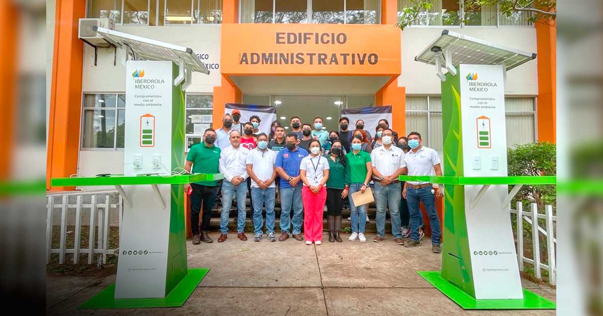 Iberdrola México impulsa las energías limpias con la entrega de torres de carga en el Istmo cortamortaja.com.mx/el-istmo/15769…