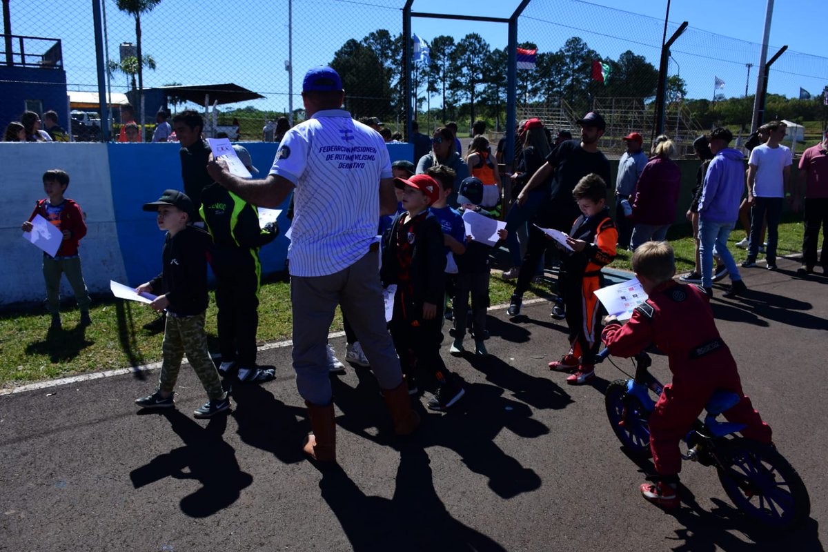 FeMADMisiones's tweet photo. #MisioneroDeKarting ¡CON 118 PILOTOS ARRANCÓ LA 7MA FECHA EN OBERÁ!
#Obera #FeMAD #RDFotografias https://t.co/r5CByyL7br