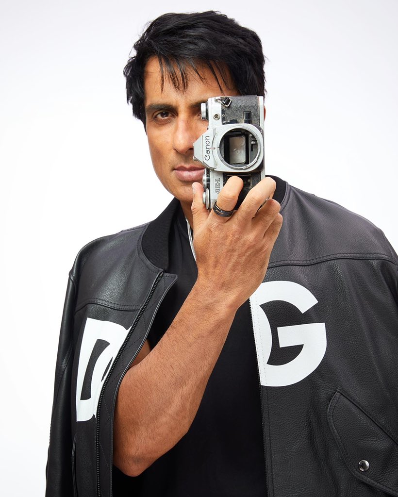 SonuSood's tweet photo. Fashion Fades 
Only Style Remains The Same😎 https://t.co/ikGFzCk6VY