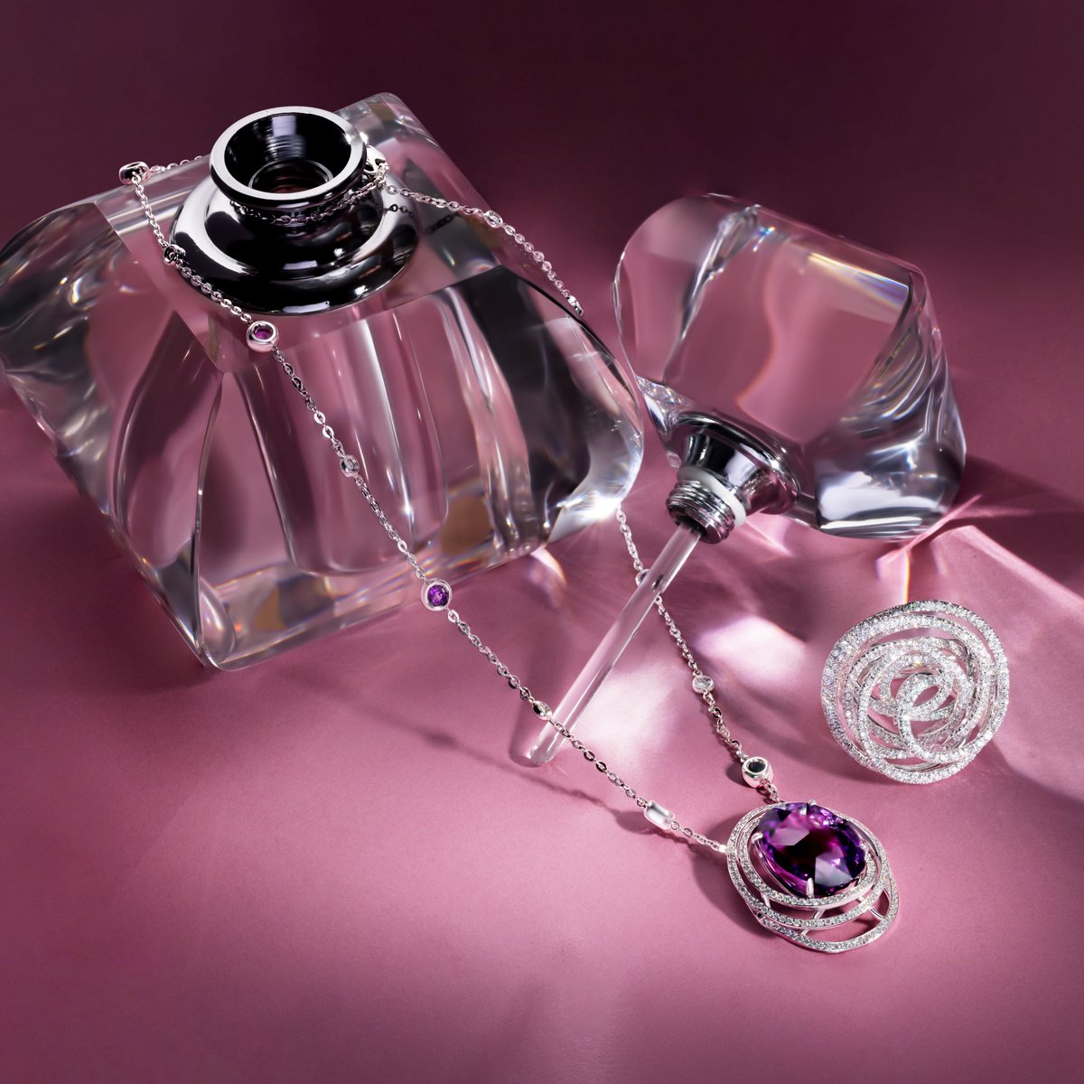 RdeVersailles's tweet photo. Night out essentials ✨
You'll be glowing in this gorgeous amethyst and diamond necklace, paired with this 18 kt white gold and diamond spiral statement ring.
#nightout #essentials #jewellery #BloorYorkville #diamonds #RDVdiamonds #RdeV #RoyaldeVersailles https://t.co/LGfNri5KBE