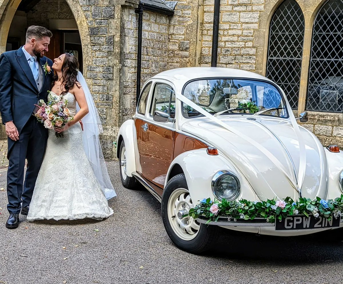 justmarriedvw's tweet image. 💕 A Big Congratulations to our lovely couple, Dan &amp;amp; Lucie who tied the knot today at the St Marks Church, Talbot Village . Such a beautiful church. 💒Then alittle sunny drive to their reception a The Kings Arms, Christchurch .  💕
Wishing them both all the happiness. 💕