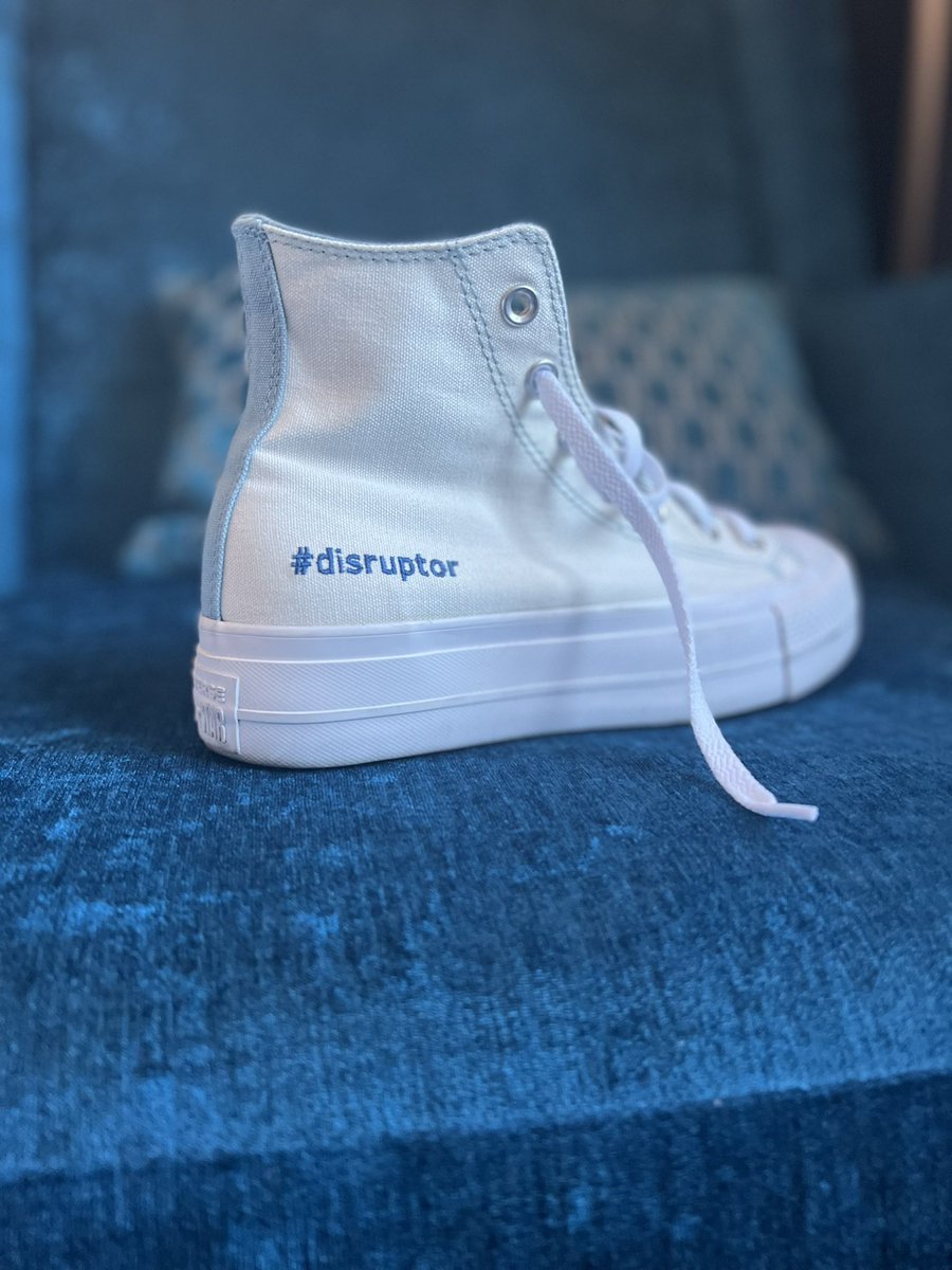 DanaDisrupts's tweet photo. And it's a wrap, Vegas! I came, I saw, and I might have disrupted some stuff. Until next time 😉✌️🏾🛫
#danadisrupts #getuncomfortable #passthemic #changingforgood #togetherwedomore #Excell2022 https://t.co/g337qc2n9Z