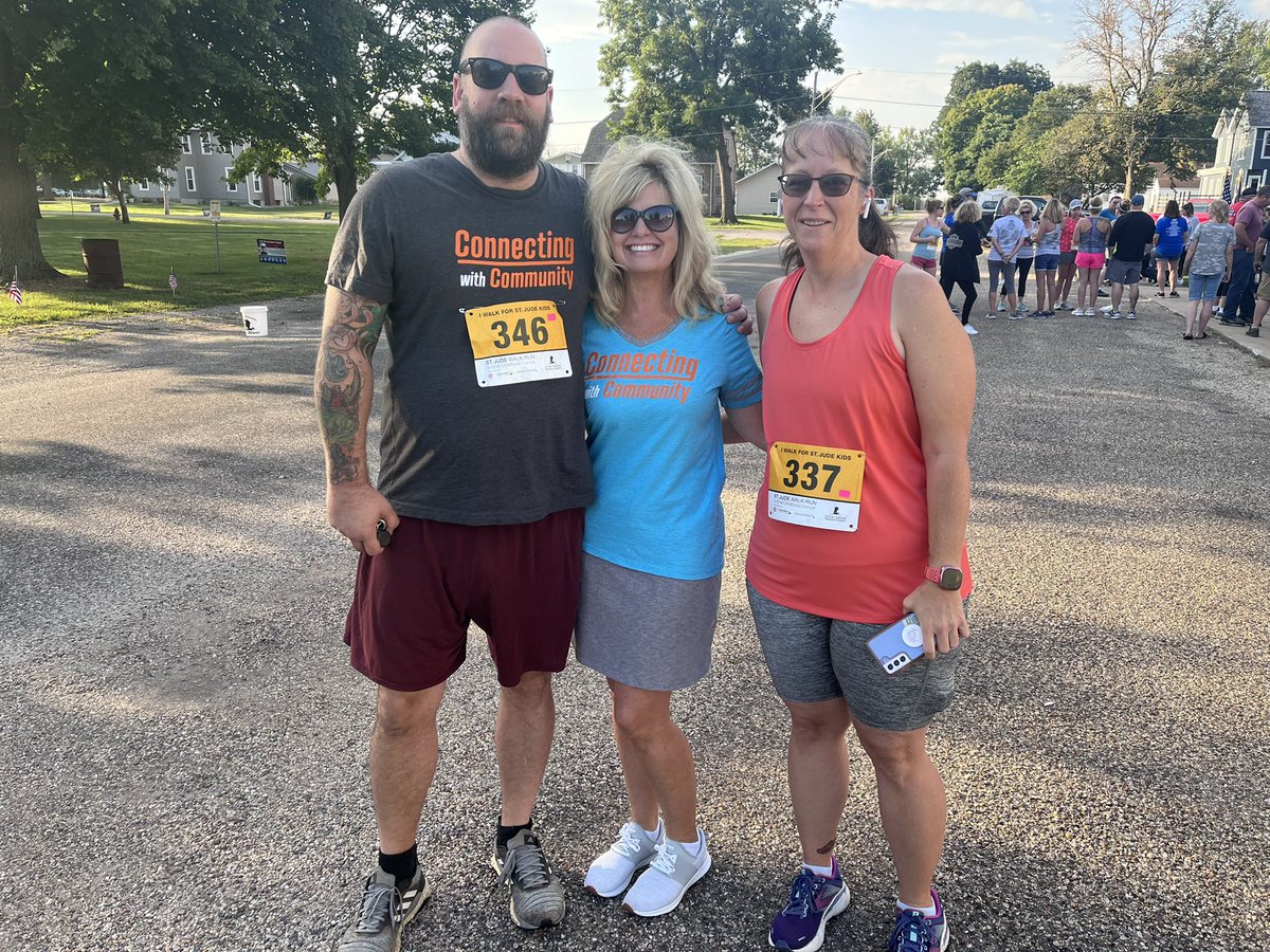 fiberfastnow's tweet image. It’s a beautiful morning for a run!  Mid Century Fiber Team Members participated in the Sgt. Douglas Riney 5K Walk/Run this morning. #connectingwithcommunity #FairviewIllinois