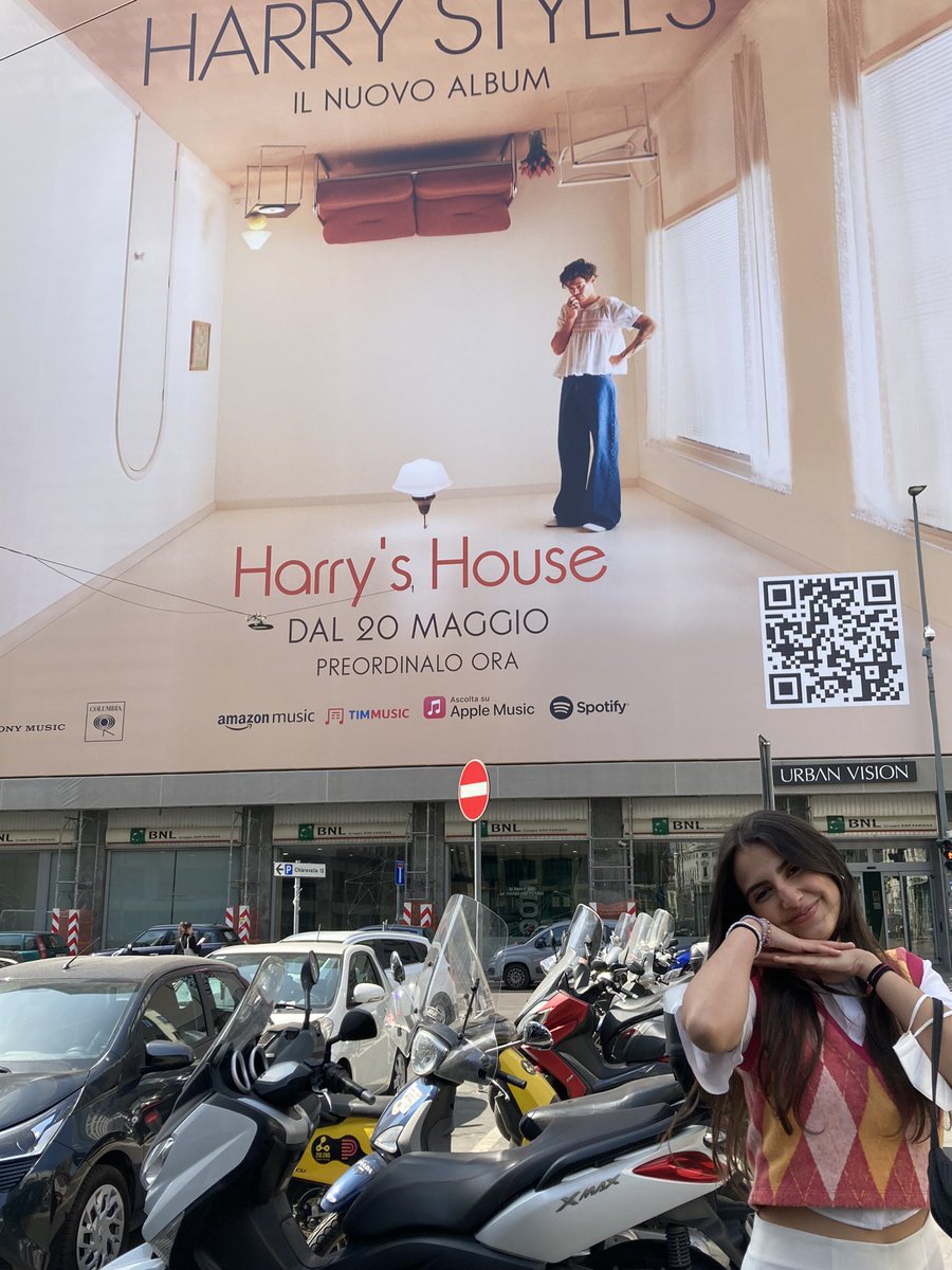 wixtcharry's tweet photo. da essere felice per un cartellone ad avercelo davanti, non lasciatevi mai portare via questi momenti da nessuno, sempre con me💌 https://t.co/vszzmiwDN1