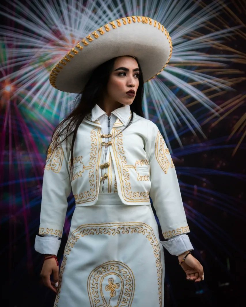 KellyYez4's tweet photo. Viva México 💚🤍❤️🇲🇽🥂🔥🎺🎙️ https://t.co/F5LvxNDJnO