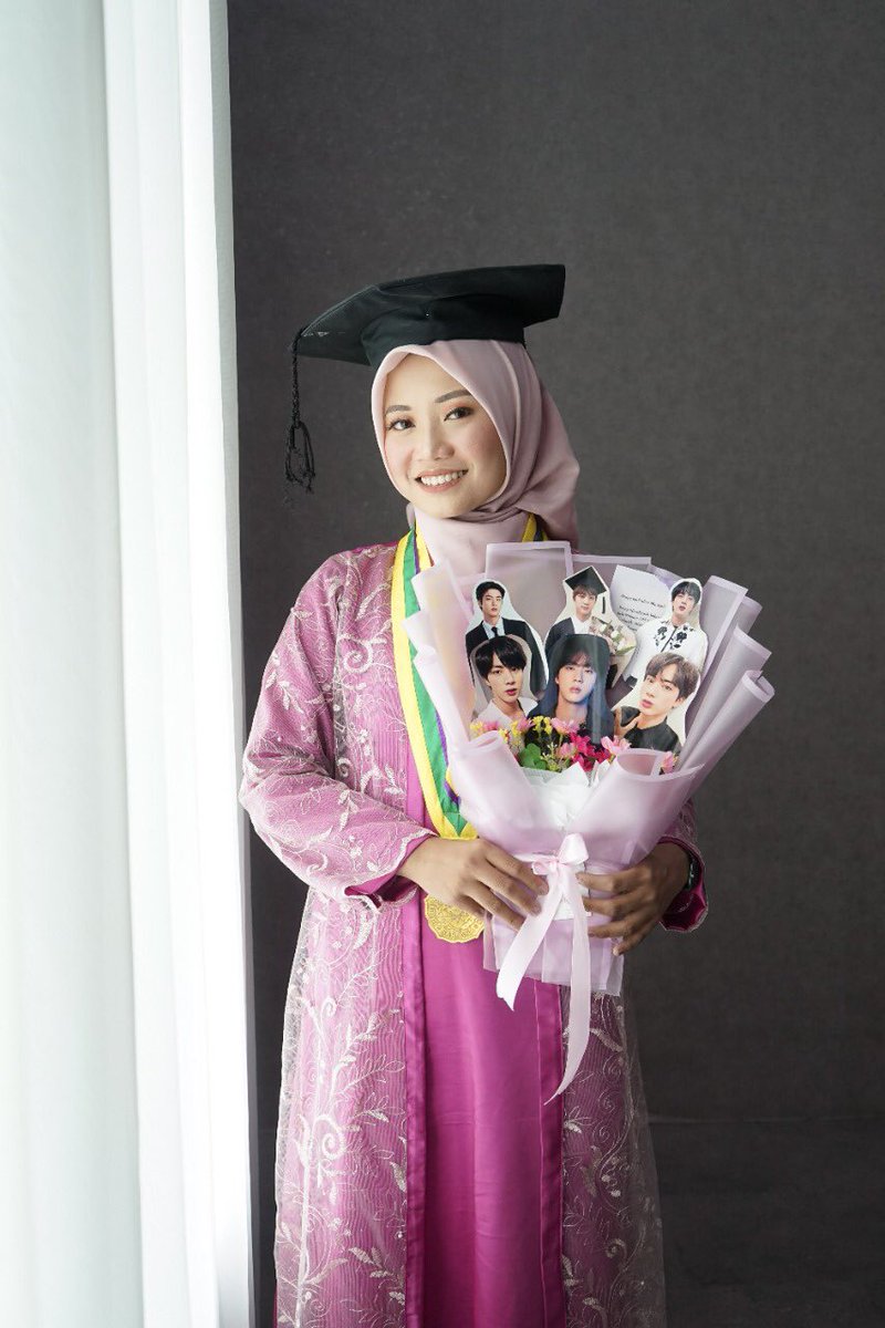 bunasimy_'s tweet photo. Alhamdulillah Alhamdulillah Alhamdulillah💕 #grad22 https://t.co/oZTbvD6DpK