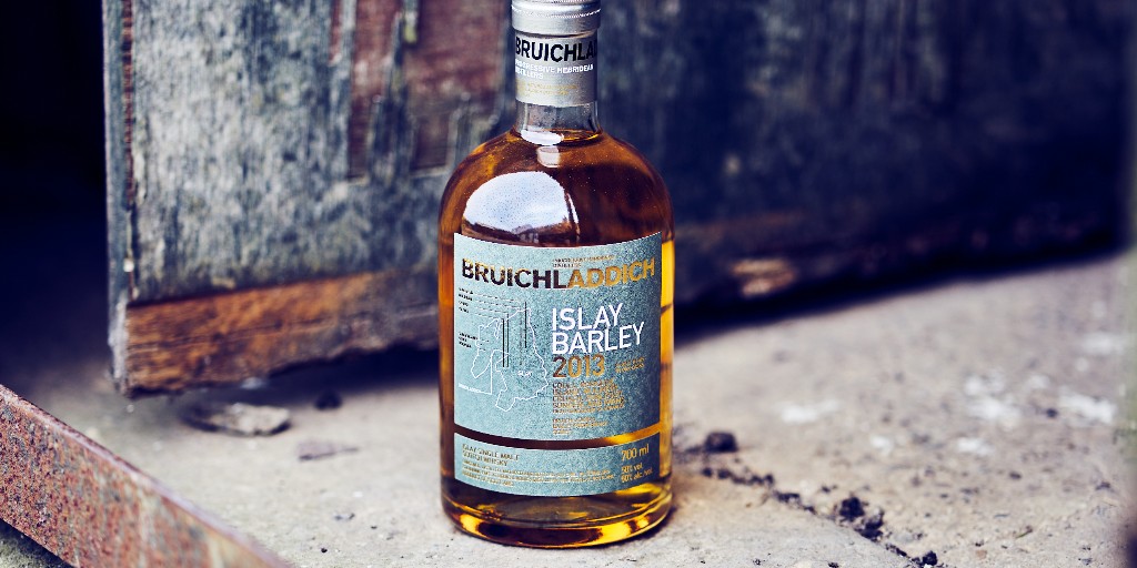 WhiskyExchange's tweet photo. Bruichladdich Islay Barley 2013 > https://t.co/SWPUCZztbs
Farm to glass single malt from the #IslayBarley release is made entirely with grain grown within 10 miles of the distillery. @Bruichladdich hallmark seaspray, yellow fruits and honey abound on the palate. https://t.co/G98QQbrK79