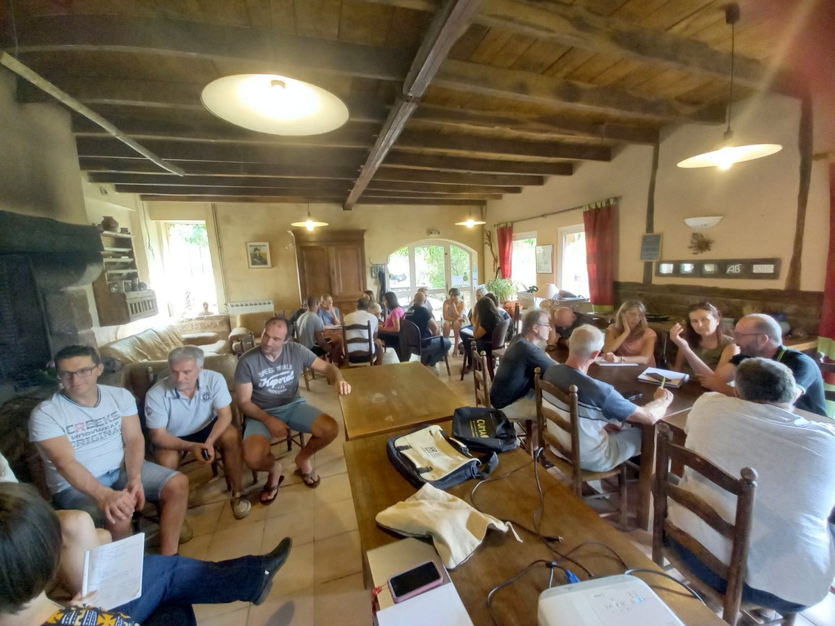BereniceDondeyn's tweet photo. Un très bon moment pour le @MESOccitanie avec la Fédé des Cuma de l'#Aveyron @CumaOccitanie et @CUMAFrance @LsuchetL Pôle engagement, influence. 30 producteurs présents pour échanger sur leurs finalités sociales #utilitesociale #impactsocial. Un réel vivifiant! Merci https://t.co/S0EL1yijYq