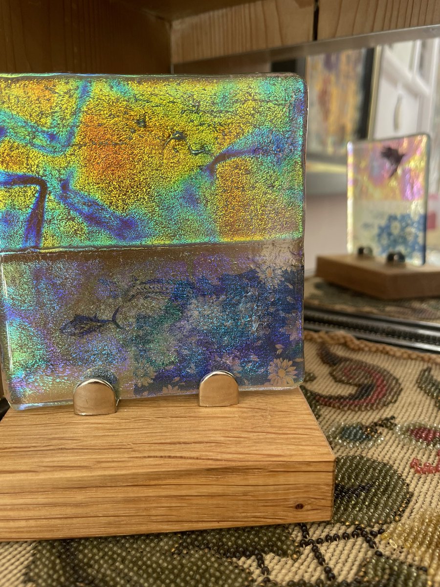 jotalbotbowen's tweet photo. #DevonOpenStudios2022 going well @DevonArtistNet at my studio in #BudleighSaltertpn #Devon - the glass sculptures/ tiles/ pictures change according to the light in multiple ways. https://t.co/LkjirLbqF9