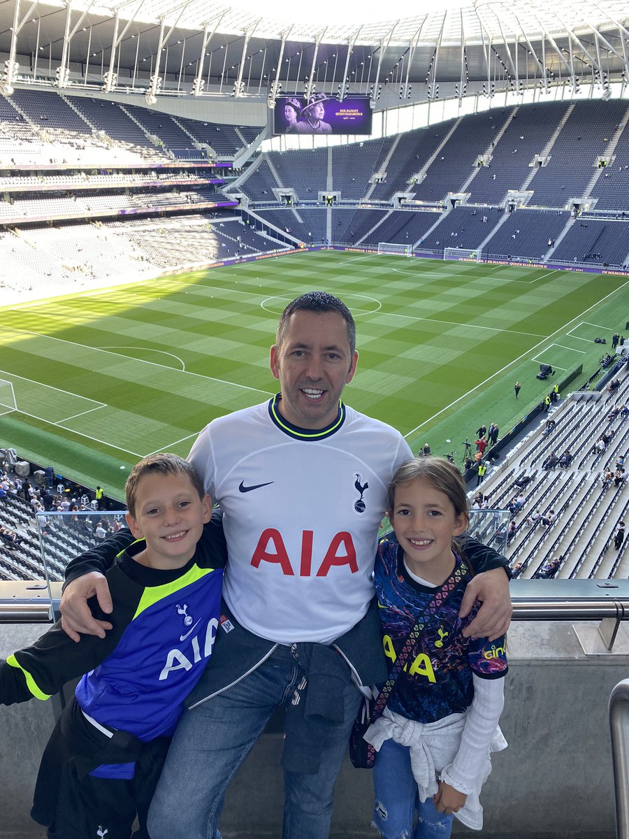 GrahamkTHFC's tweet photo. Back at our happy place, Casey has joined Cody and I ❤️ #COYS #TOTLEC https://t.co/xHhkM9q2J1