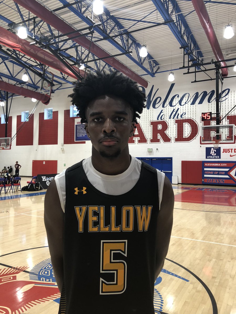 TheHoopGroup's tweet photo. 🌎 2024 Guard Ty Bevins (@TyBevins_06) his elite vision and ability to score consistently at all three levels lead Gwynn Park to a 55-44 win over Bishop O’Connell. An underrated prospect out of the DMV area!
#DMVHSShowcase | @TheRealCoachG_ https://t.co/LrYaq5foFB