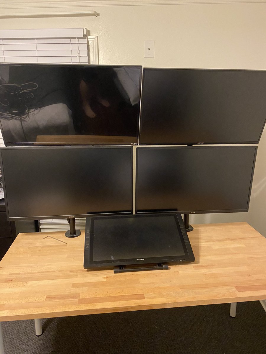 Ethan_Bulls's tweet photo. @PatStaresAt 4 - 32” 1440p nah dude. They’re the best monitor size honestly. https://t.co/e1nrR3h9SL